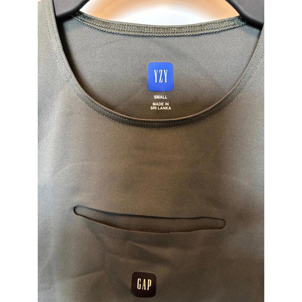 Gap YZY Tank - Picture 2 of 4